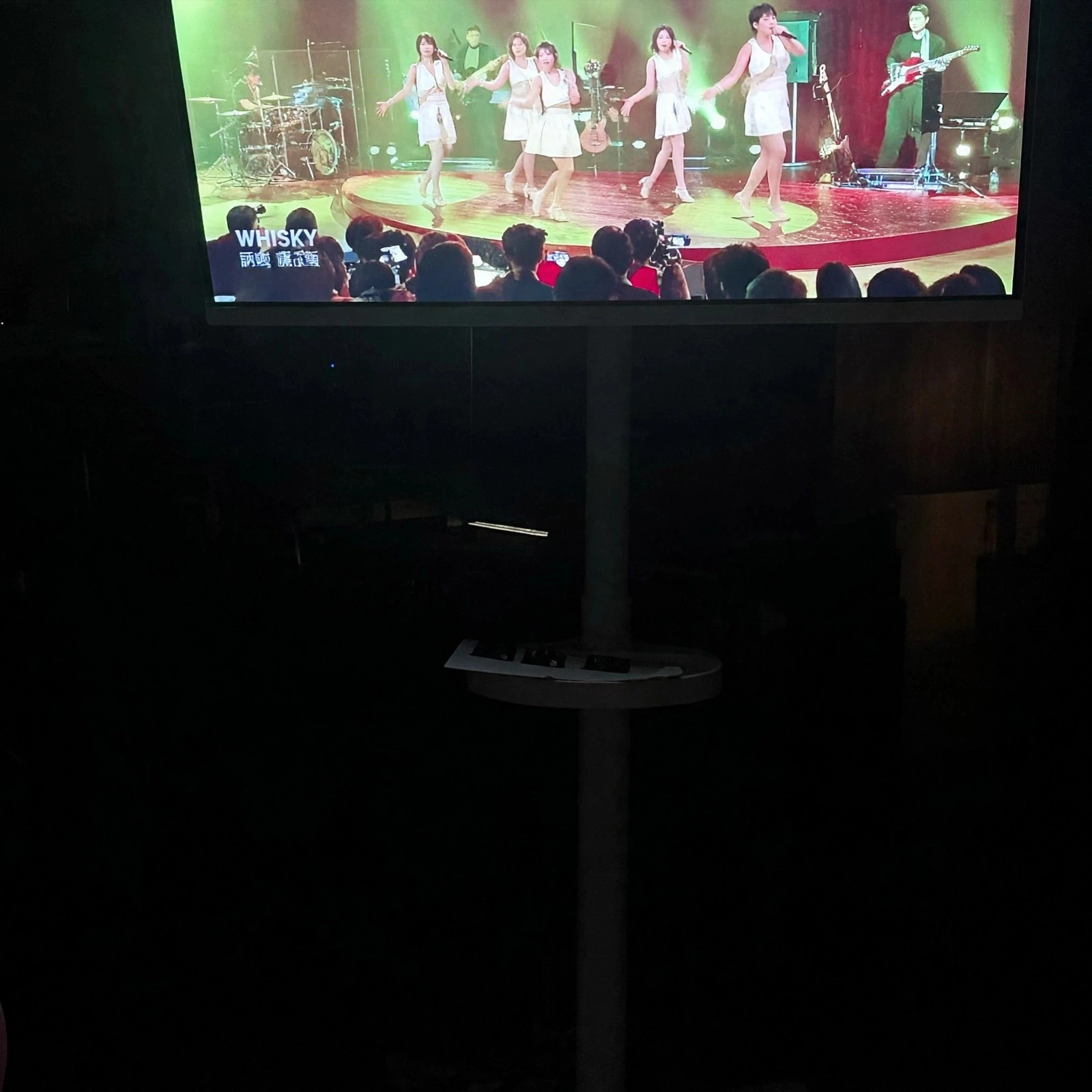 와이드무빙뷰 화이트에디션 삼탠바이미V3 셋트 QLED 81cm(32인치) FHD 스마트 이동식 TV 유압식 높이조절 중소바이미 자가설치 실제 상품 이미지